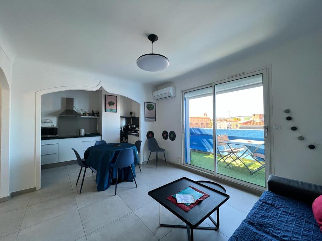 Appartement Roussillon Avec Terrasse *